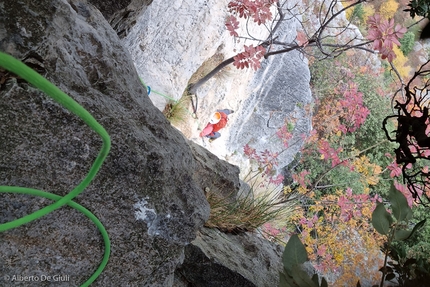 Via Renata Rossi, Monte Colodri, Arco, Valle del Sarca - Giovanni Pillitteri sul settimo tiro della Via Renata Rossi al Monte Colodri