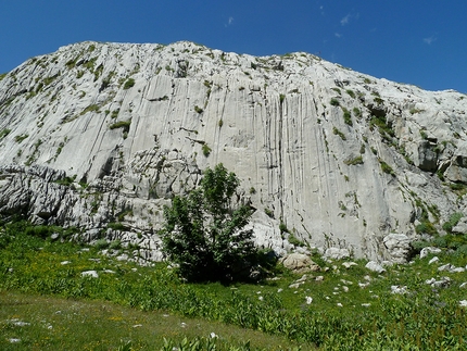 Arrampigranda anno zero: Moon Wall, ovvero la falesia del Gias Gruppetti in Val Ellero