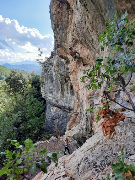 Drytooling al Mondo Perduto nel Lazio e il raduno Dry Pride 2021