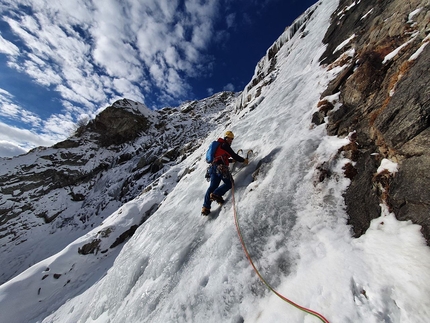 Cascata del Monzino, Val Veny, Mont Blanc, Massimo Datrino, Gianluca Marra - Cascata del Monzino in Val Veny, Mont Blanc massif (Massimo Datrino, Gianluca Marra 01/12/2021)