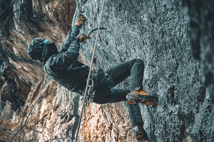 Mondo Perduto, Drytooling - Dry tooling al Mondo Perduto a Guarcino nel Lazio