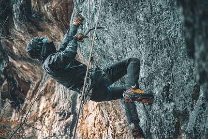 Mondo Perduto, Drytooling - Dry tooling al Mondo Perduto a Guarcino nel Lazio