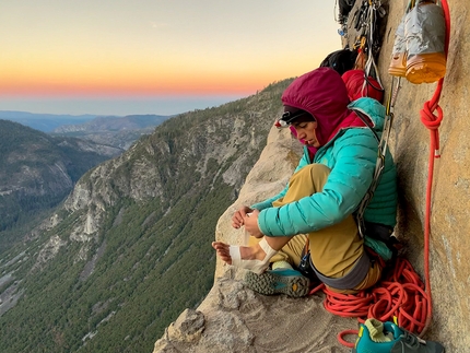 Salathé Wall, El Capitan, Yosemite, Stefano Ragazzo, Silvia Loreggian - Preparativi mattutini di Silvia Loreggian sulla Long Ledge della Salathé Wall, El Capitan, Yosemite