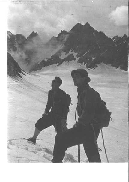 Punta Nini di Cateissard, Valle di Susa - Anni'40, Uja d'Ciardonei: Nini Tommaso Giorda è in secondo piano senza cappello