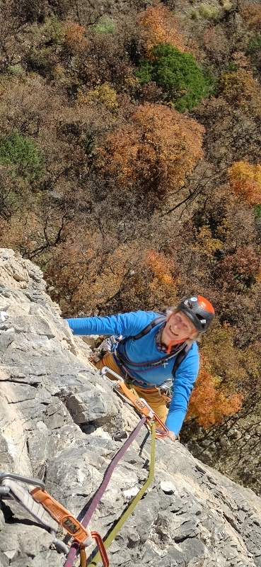 Punta Nini di Cateissard, Valle di Susa - Punta Nini di Cateissard in Val di Susa: Claudio Battezzati esce in scioltezza da The Roof (Ultima Tentazione di G&B)