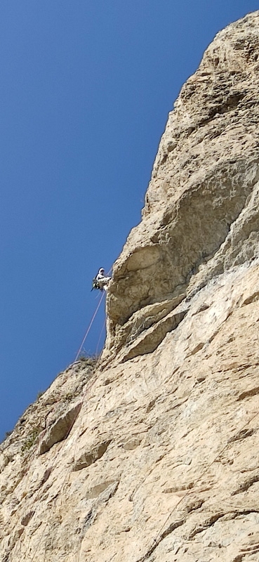 Punta Nini di Cateissard, Valle di Susa - Punta Nini di Cateissard in Val di Susa: Claudio Battezzati pulisce a 100 metri di altezza e vento ai 70 all'ora!