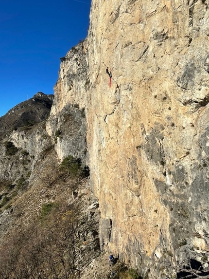 Punta Nini di Cateissard, Valle di Susa - Punta Nini di Cateissard in  Val di Susa: Cordata sul primo tiro di La Pi Mola