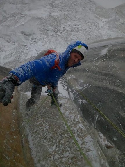 Uli Biaho Gallery, Trango, Karakorum, Pakistan, Damian Bielecki, Marcin Tomaszewski - Marcin Tomaszewski making the first ascent of Frozen Fight Club on Uli Biaho Gallery, Trango, Karakorum, Pakistan (Damian Bielecki, Marcin Tomaszewski 05- 16/12/2021)