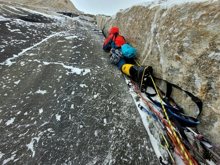 Marcin Tomaszewski and Damian Bielecki battle up Frozen Fight Club on Uli Biaho Gallery, Trango