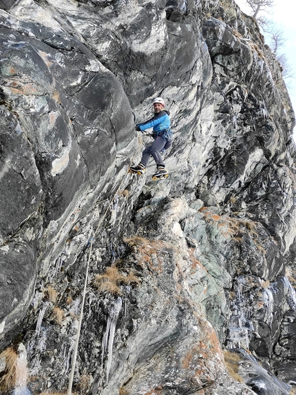 Falesia Mussa Dry, Pian della Mussa, Val d’Ala di Lanzo - Dry tooling alla Falesia Mussa Dry al Pian della Mussa, Val d’Ala di Lanzo