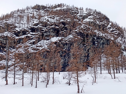 Falesia Mussa Dry: dry tooling al Pian della Mussa in Val d’Ala di Lanzo