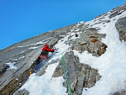 Cima Busazza, Adamello – Presanella, Strapazzati dalla Luna Piena, Emanuele Andreozzi, Matteo Faletti, Francesco Nardelli - Strapazzati dalla Luna Piena alla Cima Busazza (Adamello – Presanella) aperta da Emanuele Andreozzi, Matteo Faletti, Francesco Nardelli il 17/12/2021