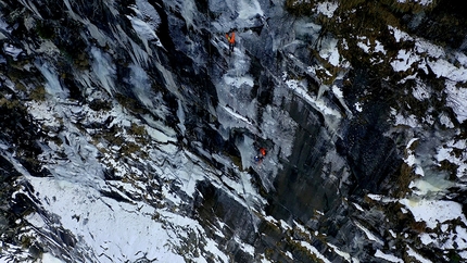 Rein in Taufers, Simon Gietl, Jakob Steinkasserer, Focus - Simon Gietl and Jakob Steinkasserer making the first ascent of Focus at Riva di Tures, December 2021