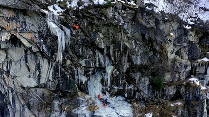 Simon Gietl, Jakob Steinkasserer find their Focus, new ice climb at Rein in Taufers, Italy