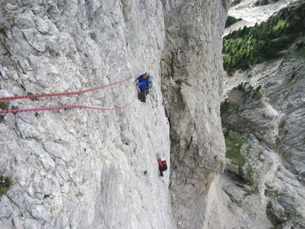 Nuova via sulla Pala della Ghiaccia, Dirupi del Larsec