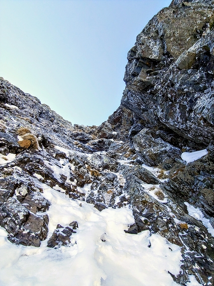 Pizzo Trona, Val Gerola, Cristian Candiotto - Cristian Candiotto durante la prima salita di Via Benvenuta Amélie sul Pizzo Trona in Val Gerola il 11/01/2022