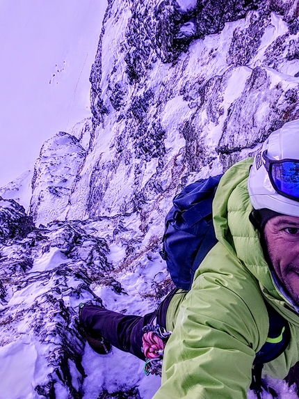 Pizzo Trona, Val Gerola, Cristian Candiotto - Cristian Candiotto durante la prima salita di Via Benvenuta Amélie sul Pizzo Trona in Val Gerola il 11/01/2022