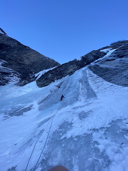 La bella e la bestia, Valle Albigna, Val Bregaglia - La bella e la bestia in Valle Albigna, Val Bregaglia (Tom Bärfuss, David Hefti, Marcel Schenk)