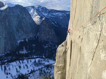 Dawn Wall, El Capitan, Yosemite, Sébastien Berthe, Siebe Vanhee - Siebe Vanhee attempting the Dawn Wall on El Capitan in Yosemite, January 2022