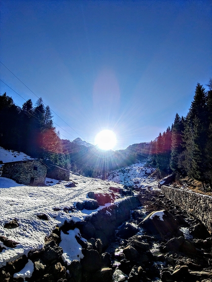 Via dei Pugliesi, Val Gerola, Cristian Candiotto - Via dei Pugliesi in Val Gerola, Orobie Valtellinesi (Andrea Biraghi, Francesco e Giuseppe Bellosguardo, Cristian Candiotto, Cristian Leonarduzzi Emanuele Panzeri 23/01/2022)