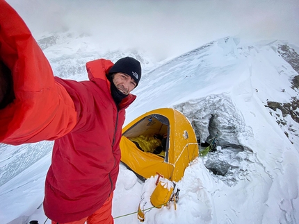 Nanga Parbat, Hervé Barmasse, David Göttler - Hervé Barmasse e David Göttler impegnato sul Nanga Parbat in inverno