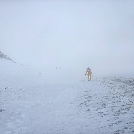 Nanga Parbat, Hervé Barmasse, David Göttler - Hervé Barmasse e David Göttler impegnato sul Nanga Parbat in inverno