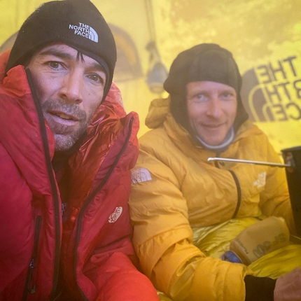 Nanga Parbat, Hervé Barmasse, David Göttler - Hervé Barmasse e David Göttler impegnato sul Nanga Parbat in inverno