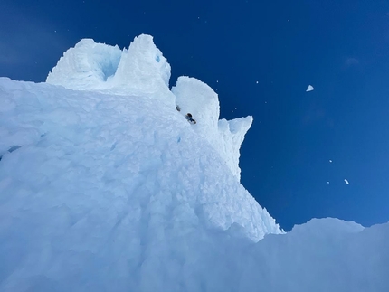 Cerro Torre, Patagonia, Roger Schäli, Mario Heller, Pablo Pontoriero - Cerro Torre, Patagonia: Roger Schäli, Mario Heller e Pablo Pontoriero in salita sulla Via dei Ragni