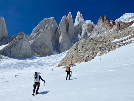 Cerro Torre, Patagonia, Roger Schäli, Mario Heller, Pablo Pontoriero - Cerro Torre, Patagonia: Roger Schäli, Mario Heller and Pablo Pontoriero approaching the West Face Ragni Route