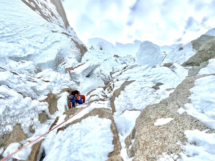 Cerro Torre, Patagonia, Roger Schäli, Mario Heller, Pablo Pontoriero - Cerro Torre, Patagonia: Roger Schäli, Mario Heller and Pablo Pontoriero climbing the West Face Ragni Route