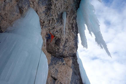 Corona Clean, Val Travenanzes, Dolomites, Simon Kehrer, Lukas Troi - Simon Kehrer climbing Corona Clean in Val Travenanzes, Dolomites, on 20/02/2020