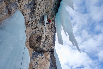 Corona Clean climbed in Val Travenanzes, Dolomites, by Simon Kehrer and Lukas Troi