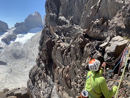 Cuerno Este, Cuernos del Paine, Patagonia, Pepo Jurado, Romano Marcotti, Sebastian Pelletti - Vacaciones Metamórficas, Cuerno Este, Cuernos del Paine, Patagonia