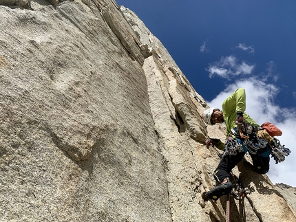 Cuerno Este, Cuernos del Paine, Patagonia, Pepo Jurado, Romano Marcotti, Sebastian Pelletti - Vacaciones Metamórficas, Cuerno Este, Cuernos del Paine, Patagonia