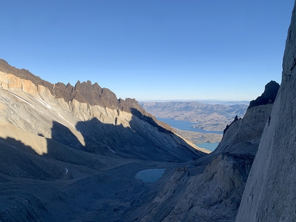 Torres del Paine, Patagonia, La Hoja, Pepo Jurado, Sebastian Pelletti, Cuarzo Menguante - Pepo Jurado and Sebastian Pelletti making the first ascent of Cuarzo Menguante on the East Face of La Hoja, Torres del Paine, Patagonia (27-28/01/2022)