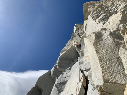 Torres del Paine, Patagonia, La Hoja, Pepo Jurado, Sebastian Pelletti, Cuarzo Menguante - Pepo Jurado and Sebastian Pelletti making the first ascent of Cuarzo Menguante on the East Face of La Hoja, Torres del Paine, Patagonia (27-28/01/2022)