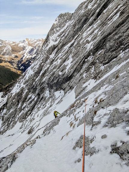 Monte Pegherolo, Alpi Orobie, Cristian Candiotto, Chiara Grattarola, Benigno Balatti - È per te sulla parete NE del Monte Pegherolo, Alpi Orobie (Cristian Candiotto, Chiara Grattarola, Benigno Balatti, 2022)