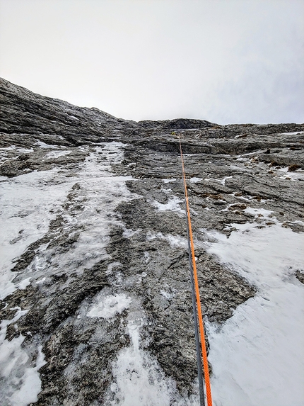 Monte Pegherolo, Alpi Orobie, Cristian Candiotto, Chiara Grattarola, Benigno Balatti - È per te sulla parete NE del Monte Pegherolo, Alpi Orobie (Cristian Candiotto, Chiara Grattarola, Benigno Balatti, 2022)