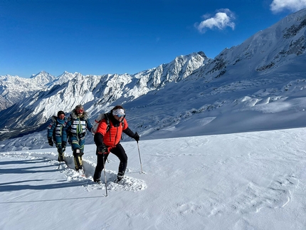 Manaslu, Simone Moro, Alex Txikon - La spedizione di Simone Moro e Alex Txikon al Manaslu inverno 2021/2022