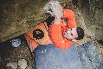 Elias Iagnemma - Elias Iagnemma sending Ganesh 8C+ at Tintorale, Italy