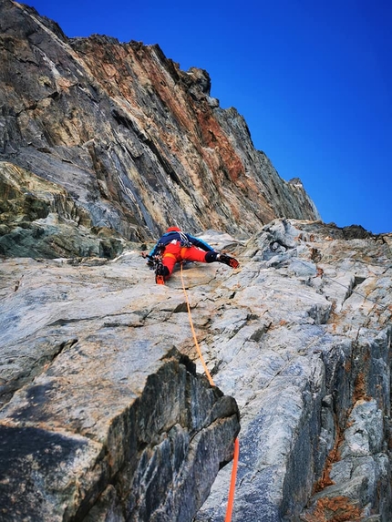 Matterhorn, Leo Billon, Sébastien Ratel, Benjamin Védrines - Leo Billon, Sébastien Ratel and Benjamin Védrines climbing the Gogna-Cerruti up the north face of the Matterhorn on 12/02/2022