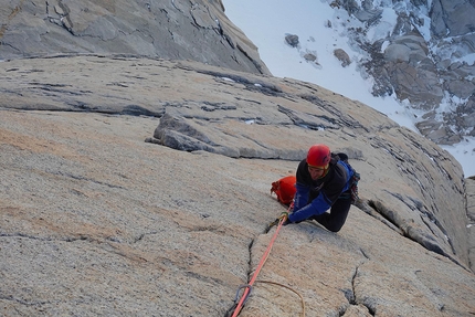 Pain and Gain, Aguja Desmochada, Patagonia, Ondrej Húserka, Jozef Kristoffy - Pain and Gain on Aguja Desmochada in Patagonia (Ondrej Húserka, Jozef Kristoffy 27-28/01/2022)