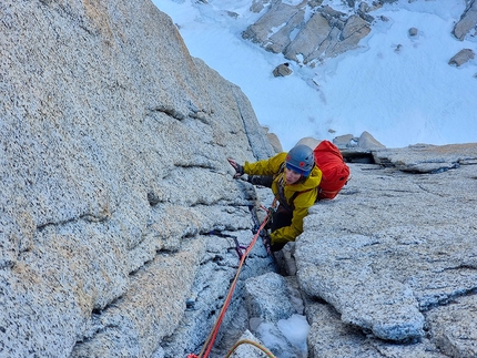 Pain and Gain, Aguja Desmochada, Patagonia, Ondrej Húserka, Jozef Kristoffy - Pain and Gain on Aguja Desmochada in Patagonia (Ondrej Húserka, Jozef Kristoffy 27-28/01/2022)