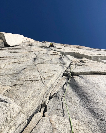 Aguja Saint-Exupéry, Patagonia, Esteban Degregori, Horacio Gratton, Pedrito Odell - El Zorro y la Rosa, Aguja Saint-Exupéry, Patagonia, (6c+ C1 500m, Esteban Degregori, Horacio Gratton, Pedrito Odell 26-27/01/2022)