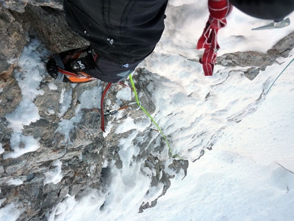 Alpinismo Extra-Ordinario - Fabio Valseschini in solitaria