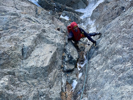 Becca Salé, Valtournenche, François Cazzanelli, Jerome Perruquet, Francesco Ratti - Su Per Cignana on Becca Salé in Valtournenche, Italy (François Cazzanelli, Jerome Perruquet, Francesco Ratti 09/02/2022)