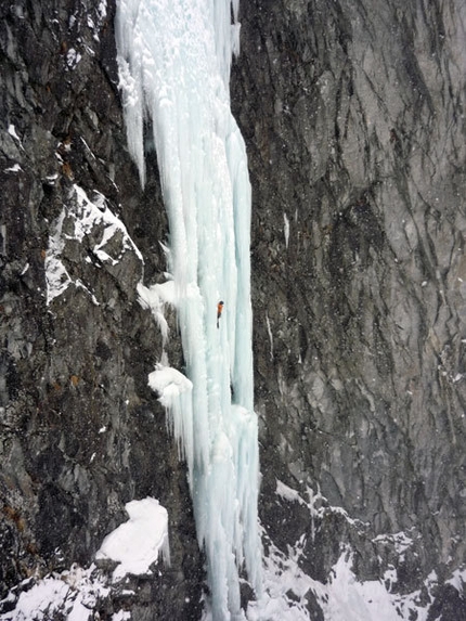 Alpinismo Extra-Ordinario - Rossano Libera sul Mostro in Val Codera