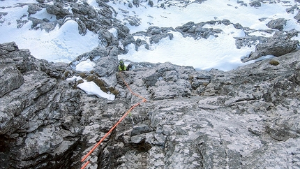 Grønn, Zucco Barbisino, Alpi Orobie, Marco Serafini, Emanuele Cavenati, Lorenzo Maddaluno - Grønn allo Zucco Barbisino (Alpi Orobie): il tiro chiave visto dall’alto