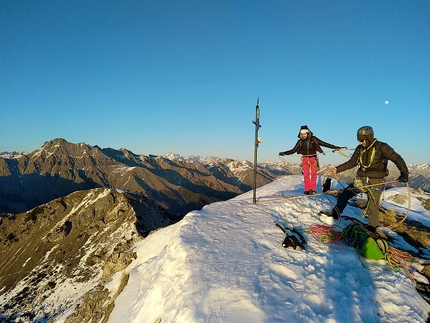 Grønn, Zucco Barbisino, Alpi Orobie, Marco Serafini, Emanuele Cavenati, Lorenzo Maddaluno - Grønn allo Zucco Barbisino (Alpi Orobie): finalmente al sole in vetta