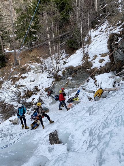 Cogne, Meeting Femminile Italiano di Arrampicata su ghiaccio - Il primo Meeting Femminile Italiano di Arrampicata su ghiaccio a Cogne